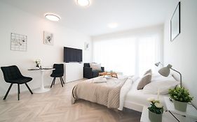 Apartino - Free Parking, 10 Minutes Walk To City Centre, Nespresso, Netflix